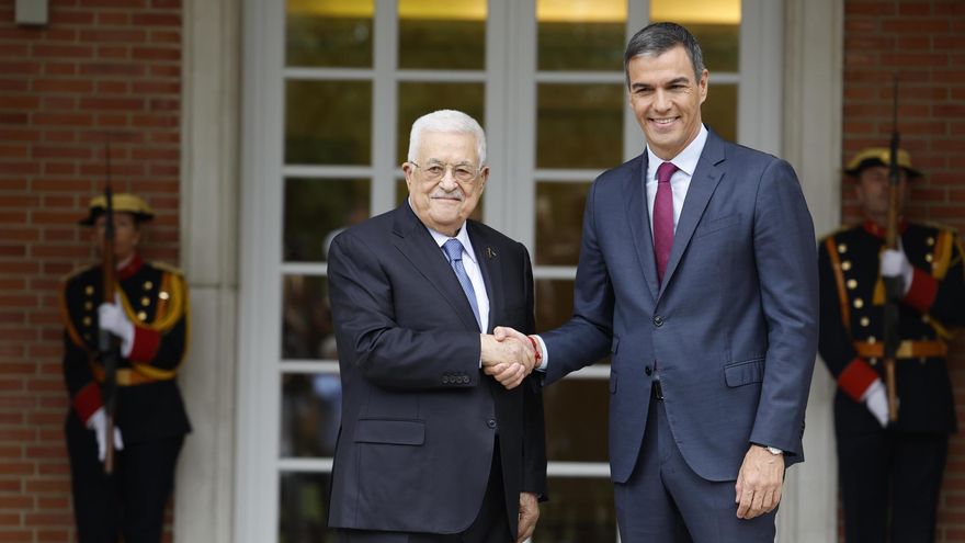 Abás pide a Sánchez "una segunda conferencia de paz en Madrid" en la primera reunión tras el reconocimiento de Palestina