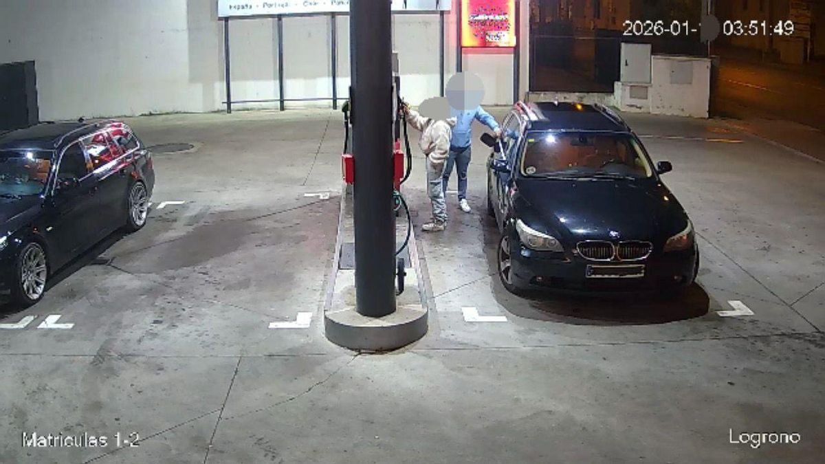 Detenidos por repostar combustible, hasta en cinco ocasiones, y pagar con una tarjeta de crédito que no era suya