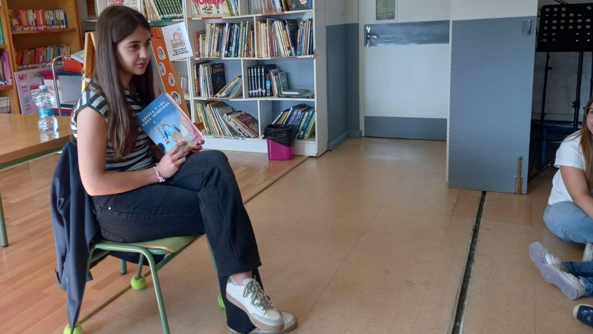Elisa Pascual, la escritora aragonesa de 12 años que visibiliza la dislexia: “Es una forma diferente de ver el mundo”