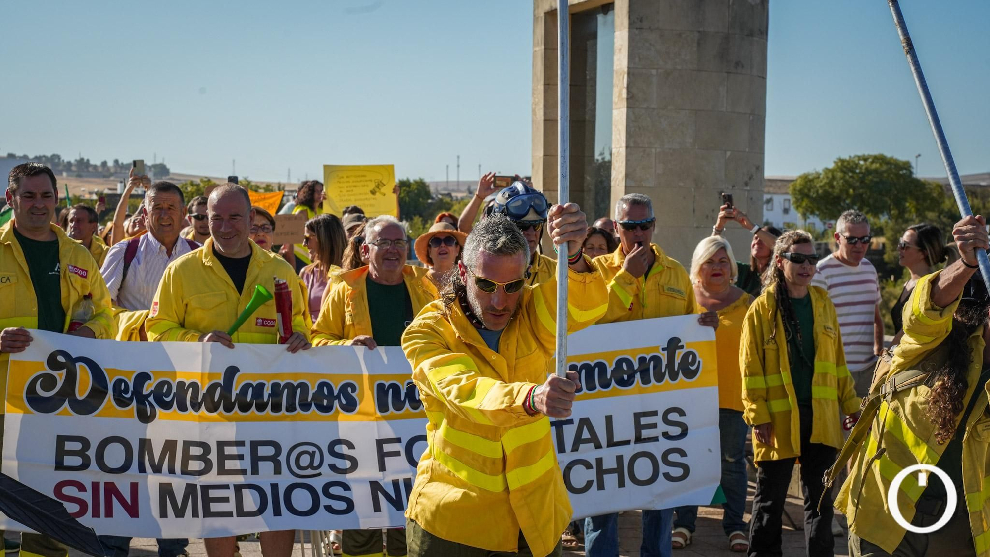 Marcha amarilla de bomberos forestales