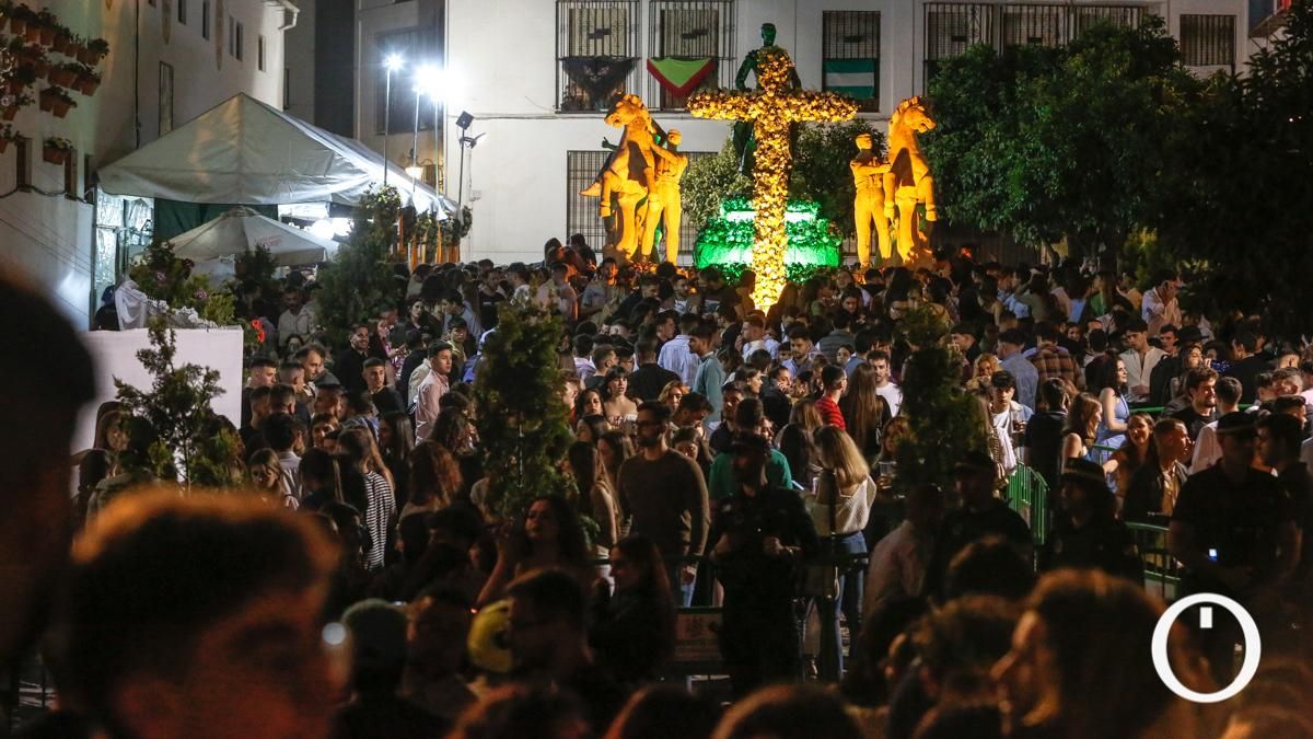 Las ganas del Mayo Festivo llenan de ambiente las Cruces
