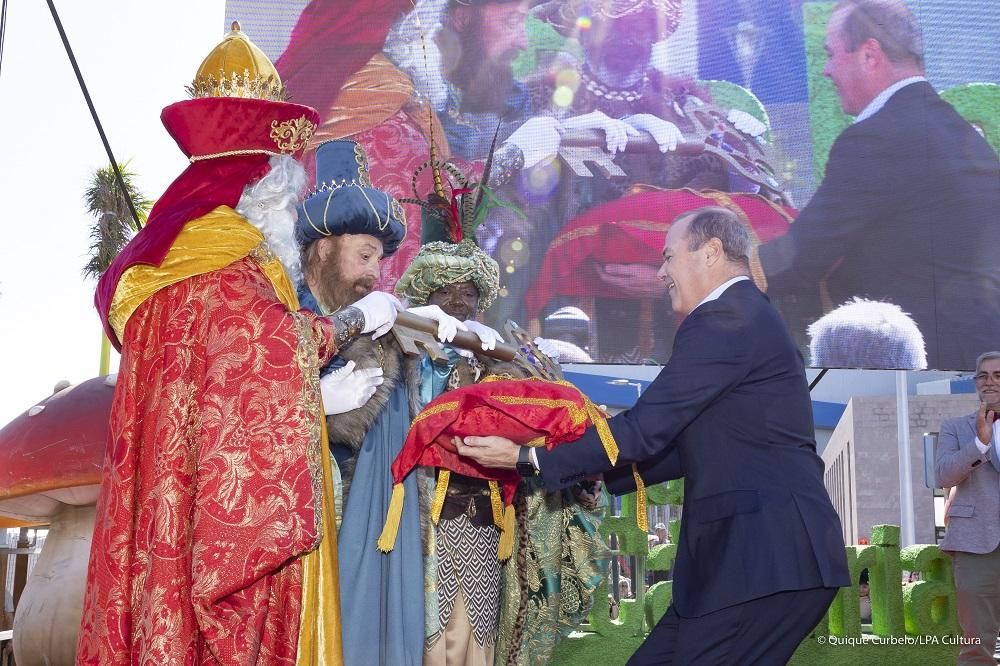 Los Reyes Magos visitan Canarias