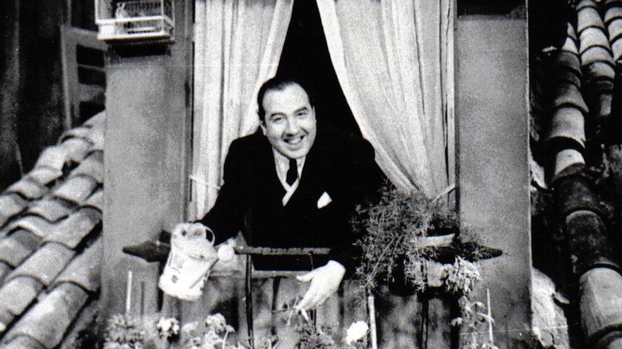 Santiago Ontañón trabaja como actor en el rodaje de 'Los claveles'