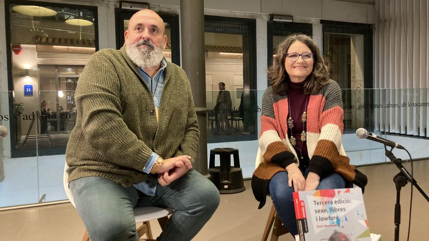 Segunda reaparición de Mónica Oltra en un acto sobre literatura y política, con el 'lawfare' como trasfondo