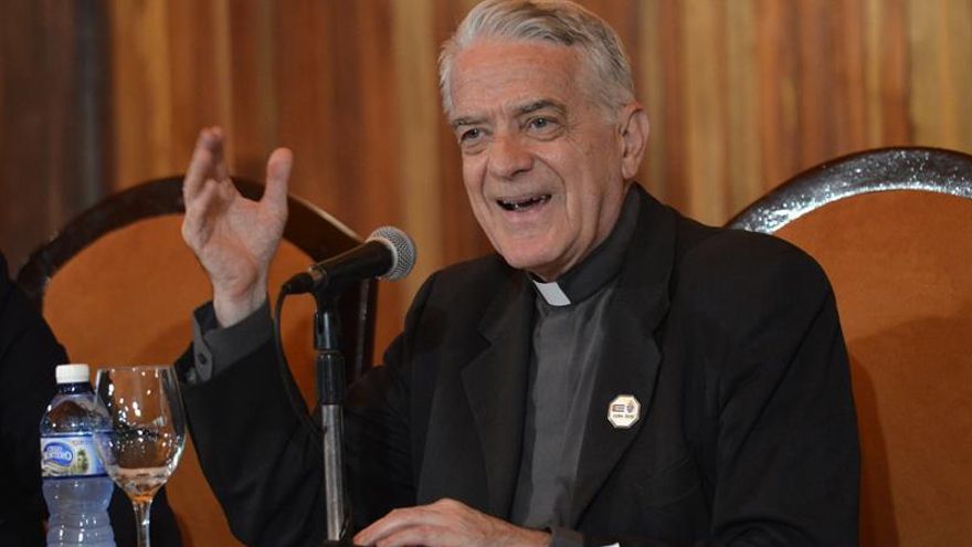 El portavoz vaticano, Lombardi, dejará la dirección de Radio Vaticana en marzo