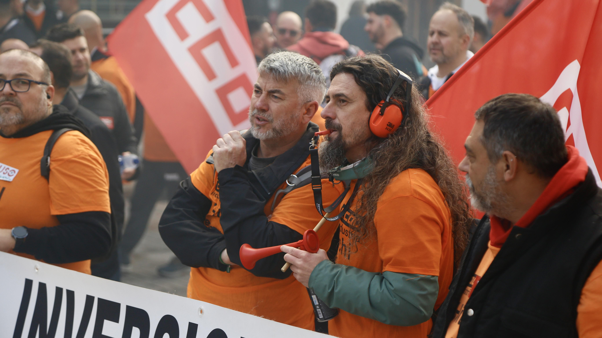 Manifestación de los trabajadores de Hitachi Energy, por la negociación del convenio colectivo