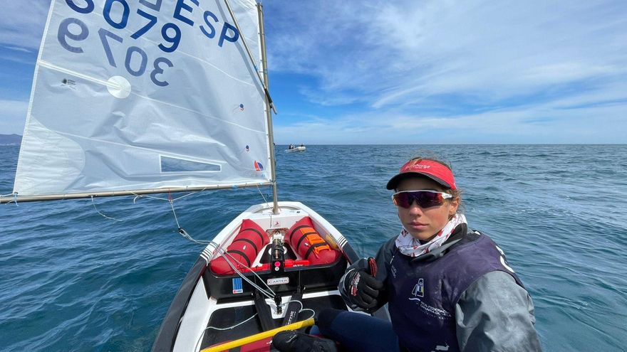 Lucía Barrientos, 17º Sub 16 femenina en el Campeonato de España de Optimist