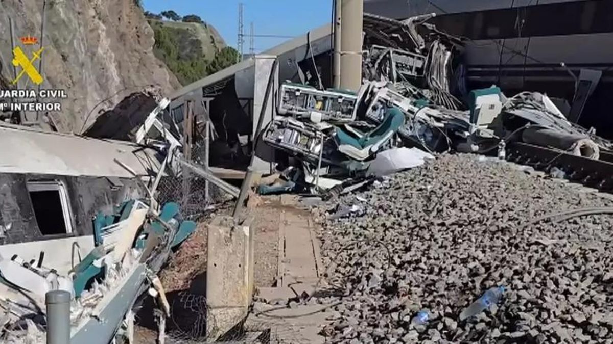 Al menos 40 fallecidos y 152 heridos tras el accidente de dos trenes en Adamuz, Córdoba