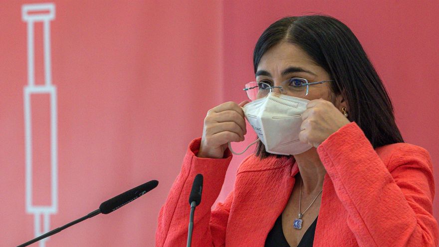En el orden del día del Consejo Interterritorial del Sistema Nacional de Salud, la ministra de Sanidad y los consejeros tienen, además de la aprobación de las actas de reuniones anteriores, su habitual repaso a la campaña de vacunación y a la situación epidemiológica, que continúa en claro descenso de todos los indicadores.
