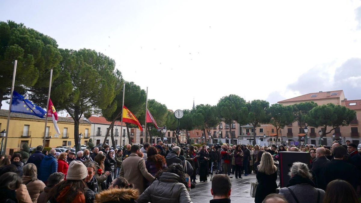 Minuto de silencio en Torrijos