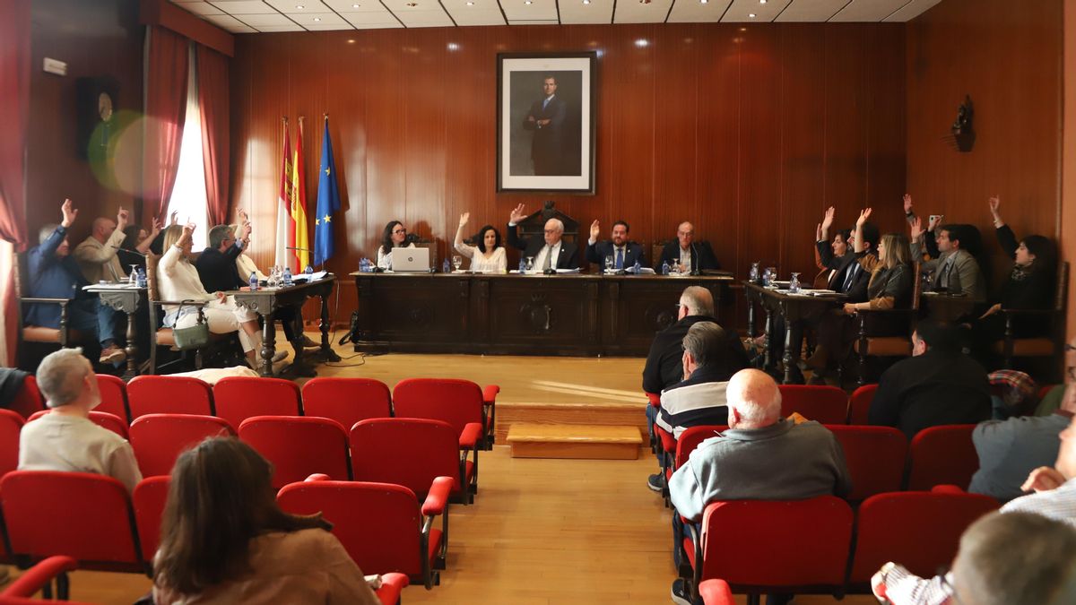 Unanimidad en la votación sobre el tren de la Mancha en el pleno ordinario del Ayuntamiento de Manzanares en marzo de 2026