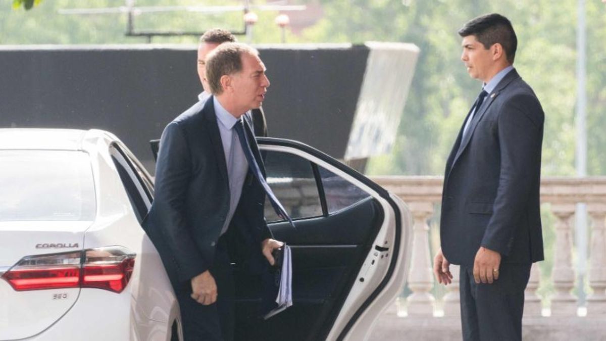 Con la reforma laboral en la mira, Santilli sale a las provincias para asegurar votos clave en el Congreso