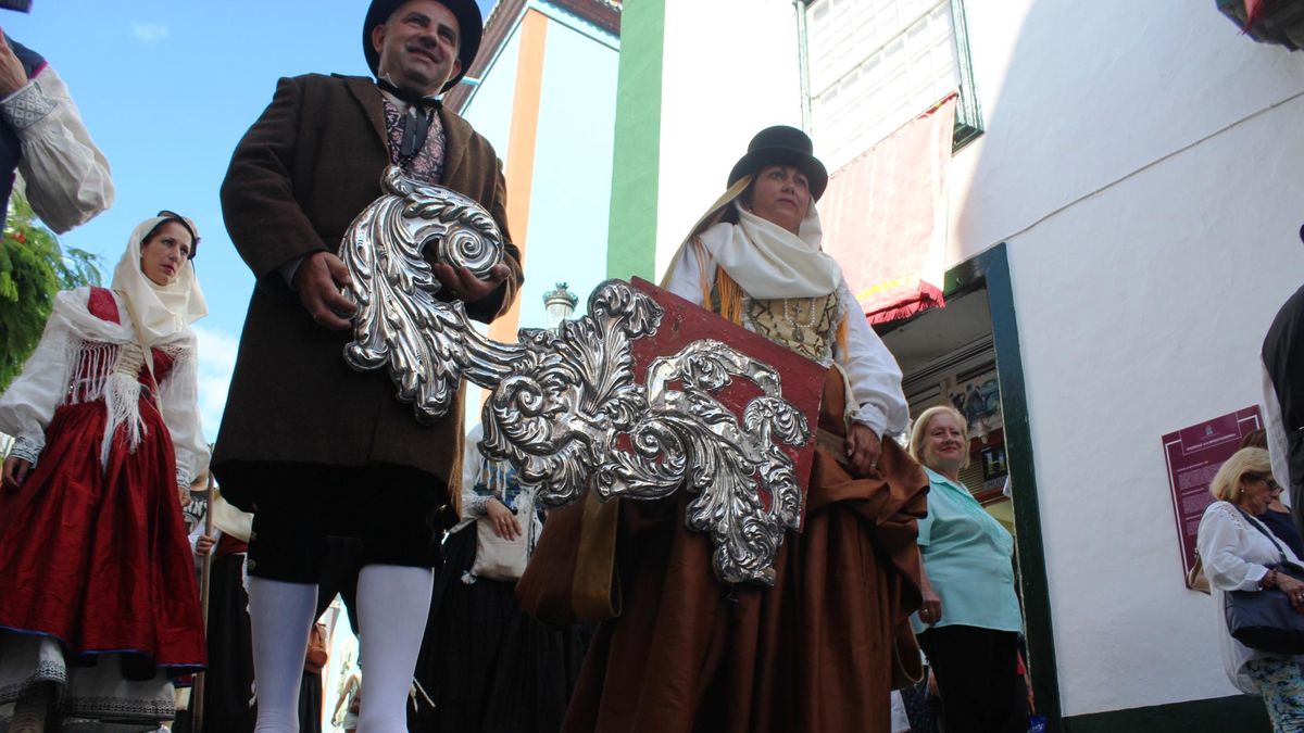 Imagen de archivo del  Traslado  de Subida  del Trono. Foto: María Victoria Hernández