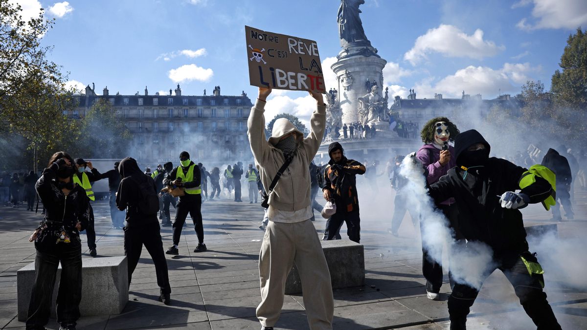 Disturbios en la protesta realizada en París por el encarecimiento de la vida.