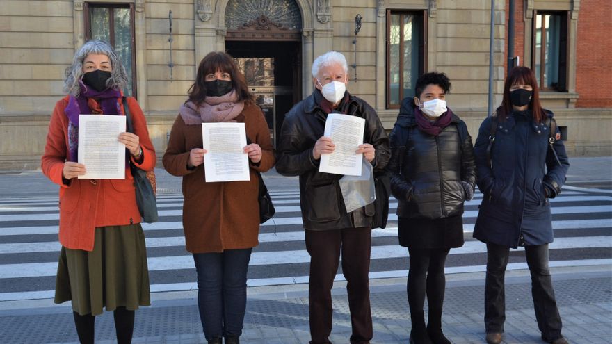 Denuncian "citaciones trampa" para expulsar a migrantes en Navarra y el delegado del Gobierno lo niega