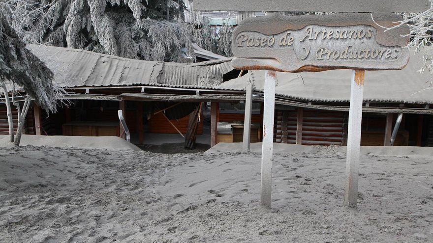 El turismo quedó en pausa en Bariloche y Villa La Angostura tras la caída de las cenizas del  Puyehue - Cordón Caulle.