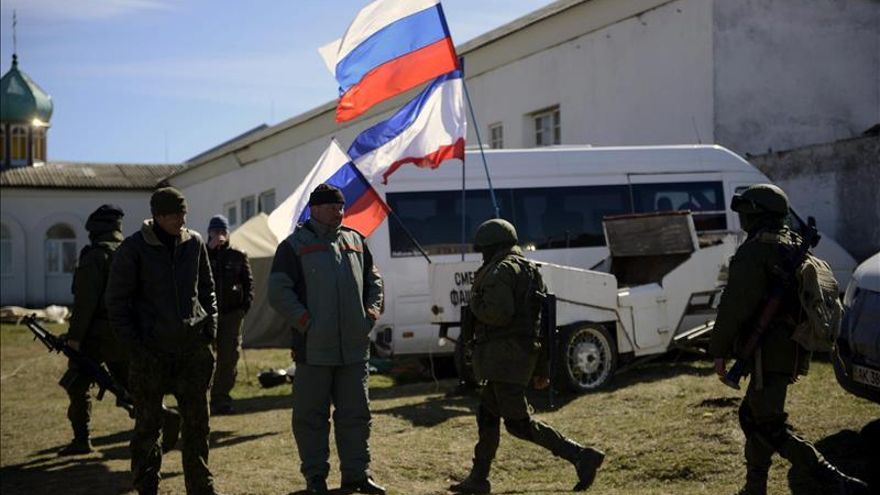 Militares ucranianos abandonan el cuartel general naval de Sebastopol