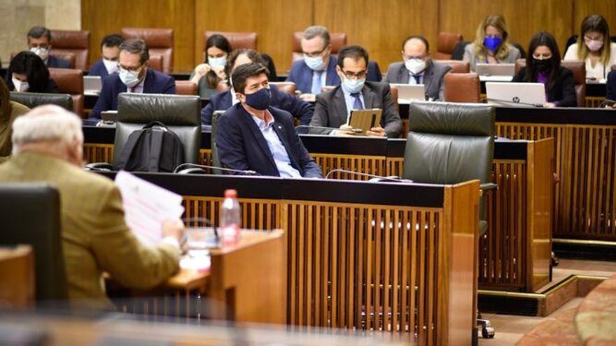 Selfie en la silla vacía del presidente: el plantón de Moreno al pleno sanitario regala munición electoral a toda la oposición