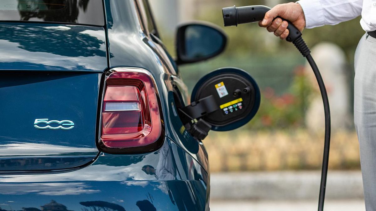 La compra debe ser realizada por un particular para su uso privado, quedando excluidos todos aquellos vehículos destinados a actividades económicas