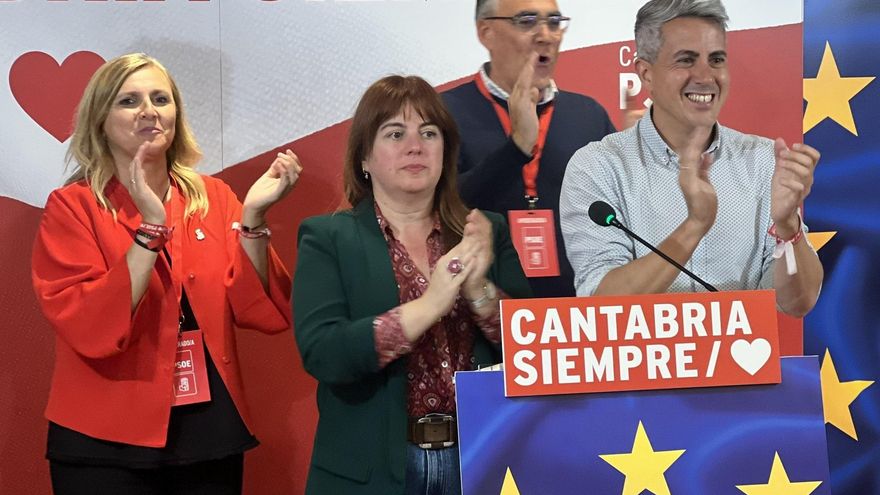 El secretario general del PSC-PSOE, Pablo Zuloaga, los candidatos a las europeas Silvia Abascal y Raúl Pesquera y la secretaria de Organización, Noelia Cobo