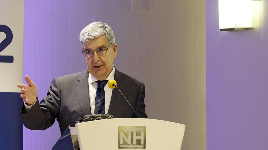 El presidente de la Audiencia Nacional, Juan Manuel Fernández, ofrece una conferencia titulada "La Audiencia Nacional, garante del Estado de Derecho", en el Foro SER Navarra. EFE/ Jesús Diges
