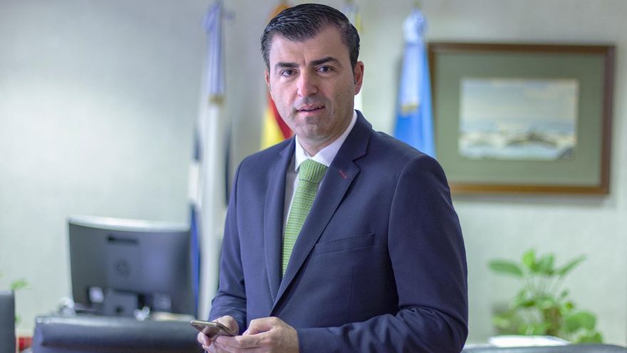 Manuel Domínguez formaliza su candidatura para presidir el PP de Canarias