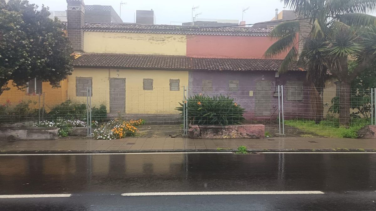 La paradoja de las históricas siete primeras viviendas sociales de La Orotava: idílicas, tapiadas hace 15 años y con claro riesgo de derribo