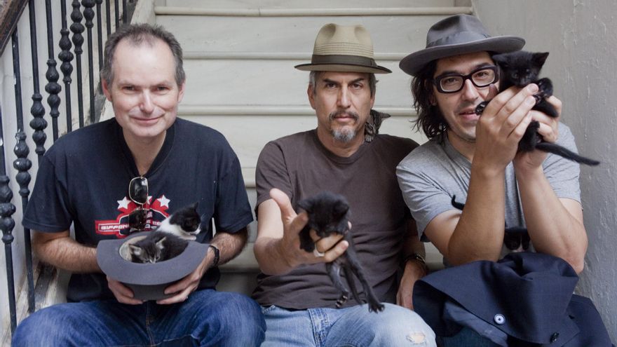 John Parish, Howe Gelb y Fernando Vacas.