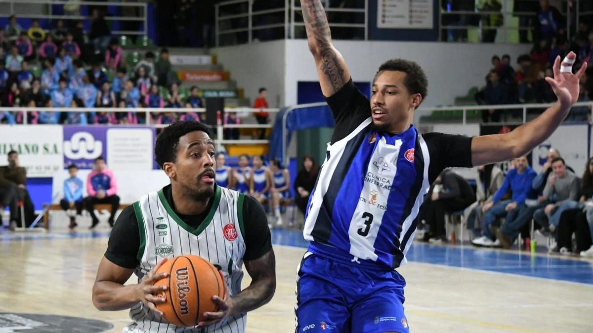 Lance del duelo de ida Coto Córdoba CB - Clínica Ponferrada SDP