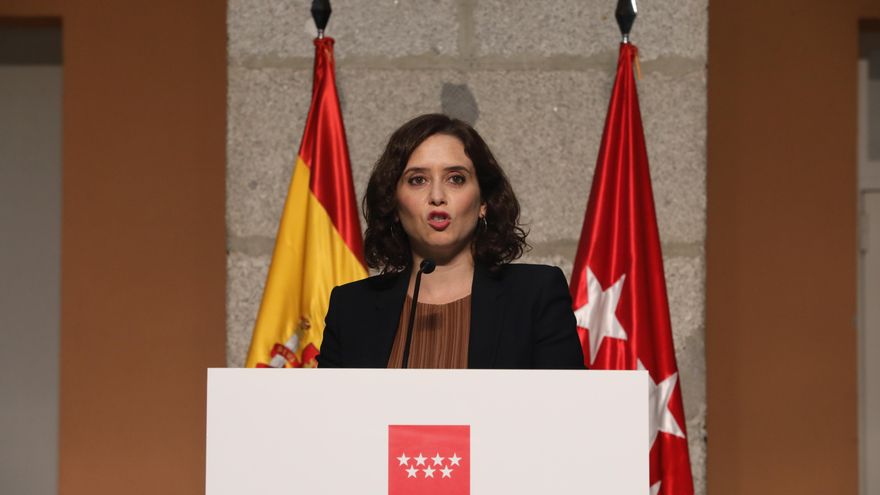 La presidenta de la Comunidad de Madrid, Isabel Díaz Ayuso, comparece en rueda de prensa para detallar las nuevas medidas en la región ante la COVID-19.