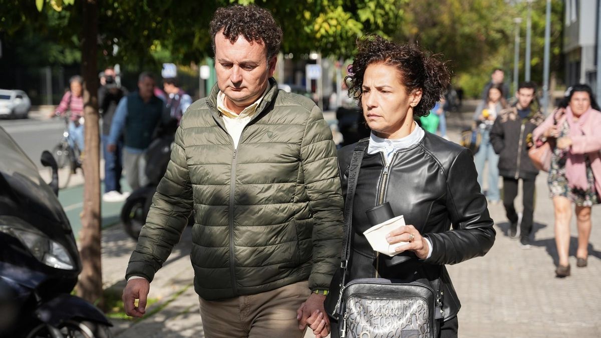 Los padres de Sandra piden al fiscal una sanción "contundente y ejemplarizante" para el colegio por su "inacción" ante el acoso