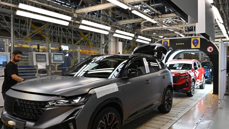 Los sindicatos convocan paros en Renault España para retomar la negociación del convenio