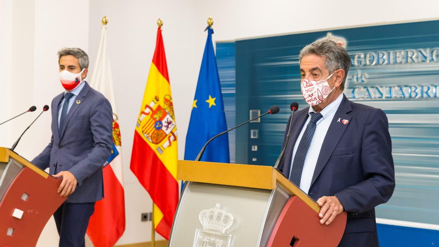 Archivo - El presidente de Cantabria, Miguel Ángel Revilla, y el vicepresidente regional, Pablo Zuloaga