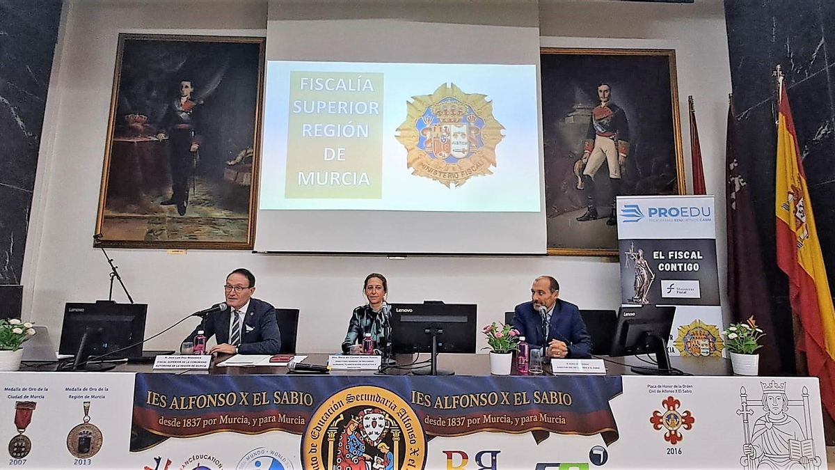 Más de 850 alumnos de Secundaria y FP participan este curso en el programa 'El Fiscal contigo'