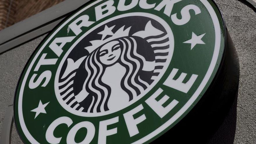 "No se lo merecían", dice el presidente de Starbucks sobre un polémico arresto