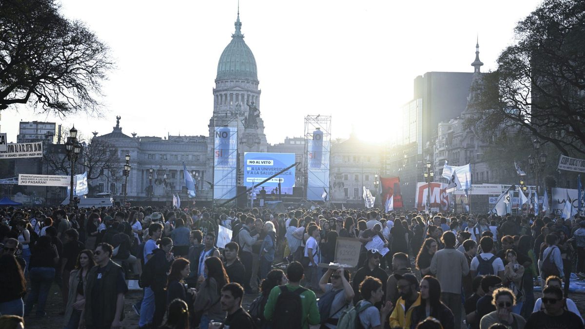 La marcha en contra de los vetos al aumento universitario y al Garrahan del miércoles