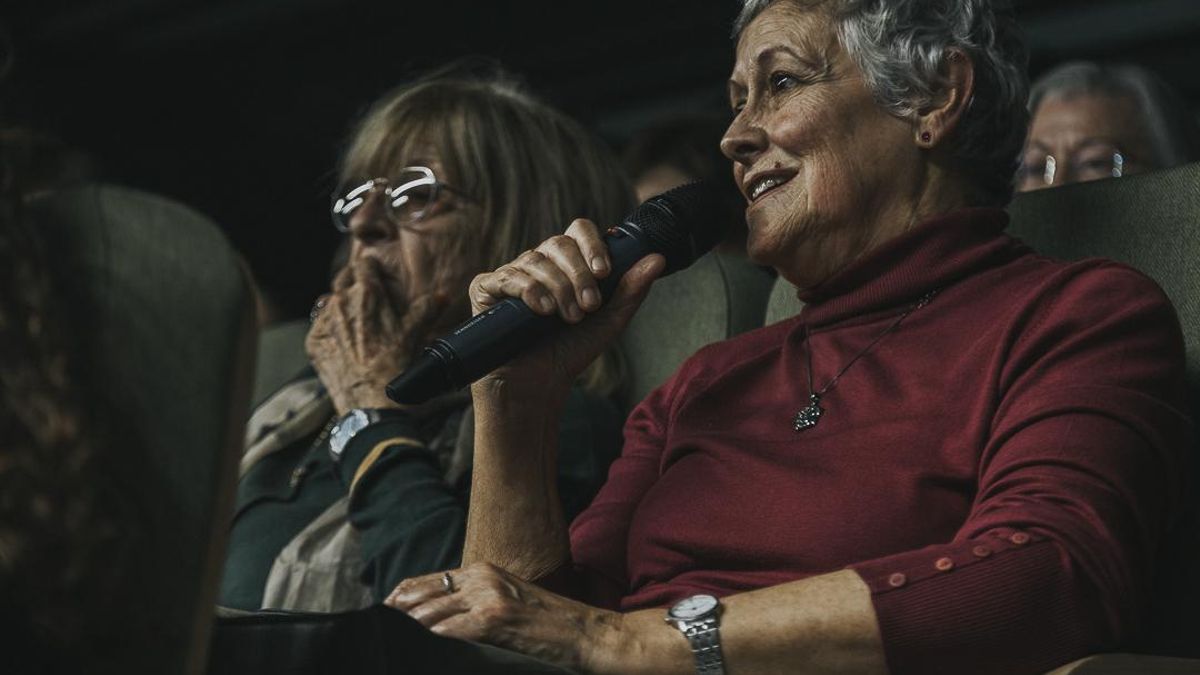 Público participante en la ronda de preguntas tras la mesa redonda