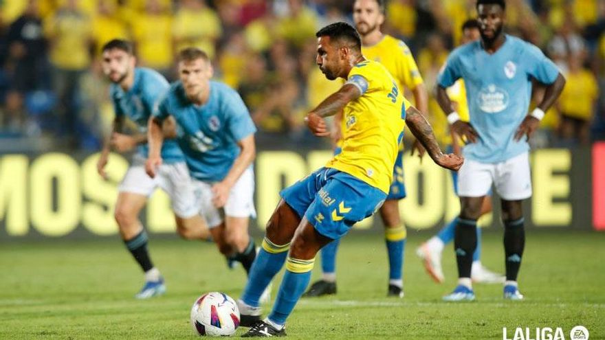 Jonathan Viera ficha por el Almería en busca de un milagro