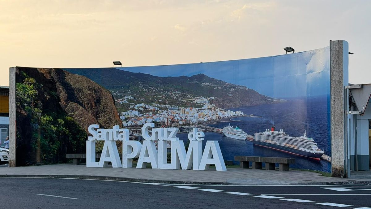 Santa Cruz de La Palma  da la bienvenida al otoño y a la  temporada de cruceros con una nueva imagen en el ‘km 0’
