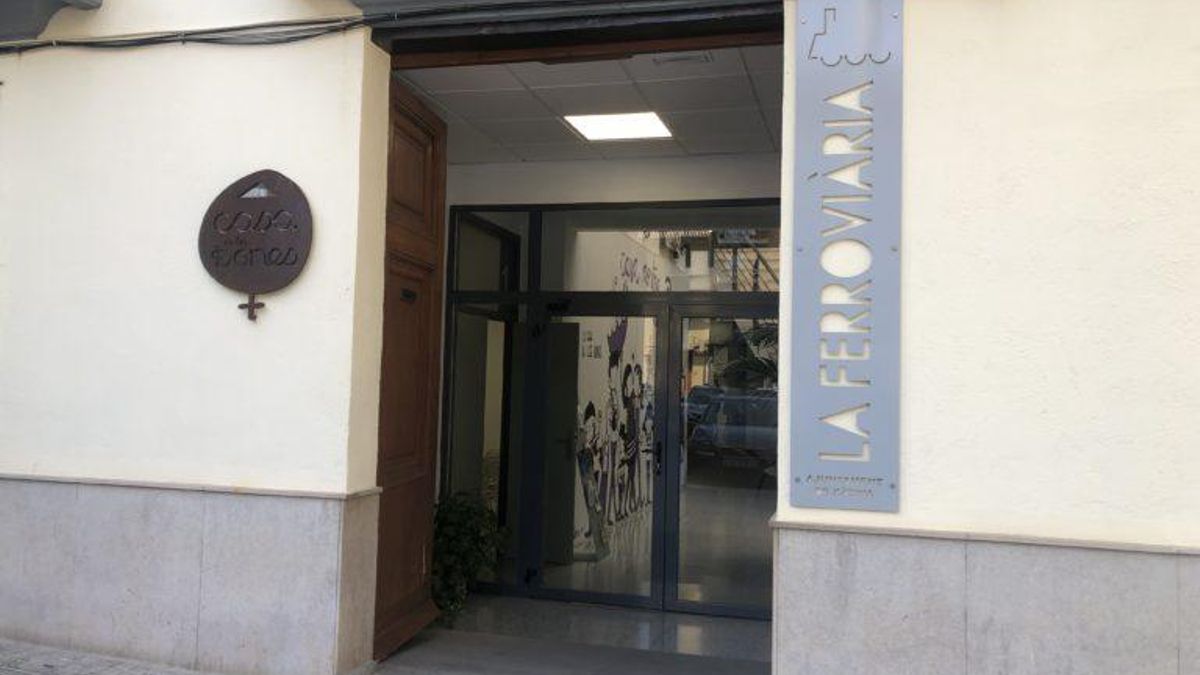 Xàtiva crea un servei municipal d’atenció psicològica per a malalts de càncer després de suprimir-lo la Generalitat