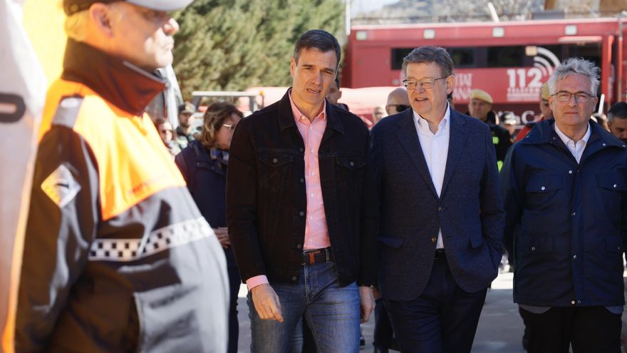 Pedro Sánchez visita el PMA del incendio de Villanueva de Viver.