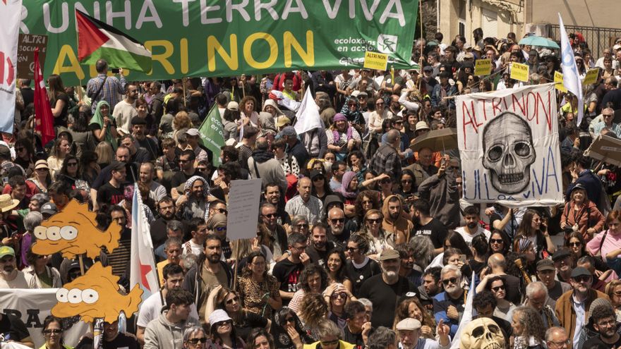 Rueda vuelve a defender la negativa de la Xunta a publicar el acuerdo que firmó con Altri