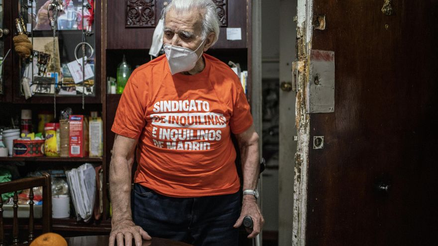 Paco Rodríguez, este miércoles, en su piso de Lavapiés (Madrid).