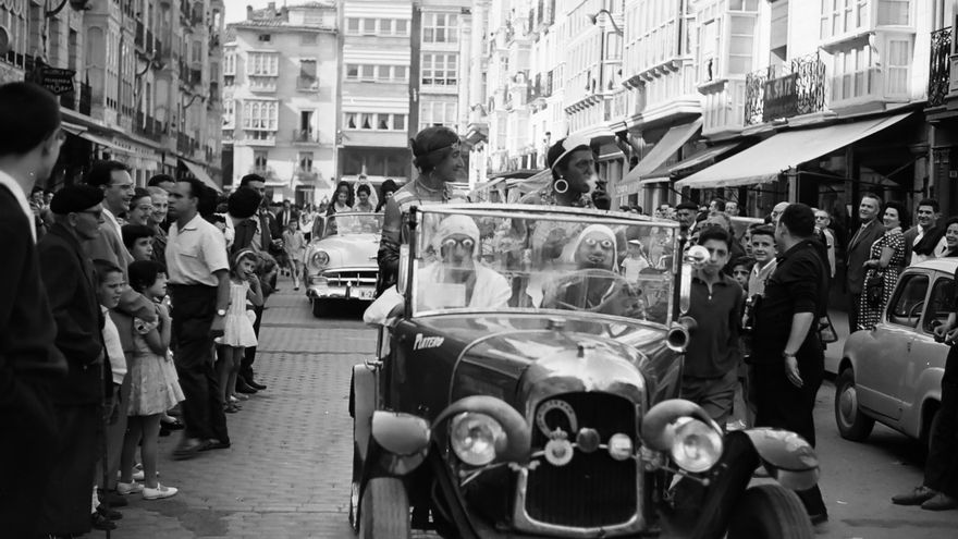 El desfile de las cuadrillas hacia la becerrada en 1961