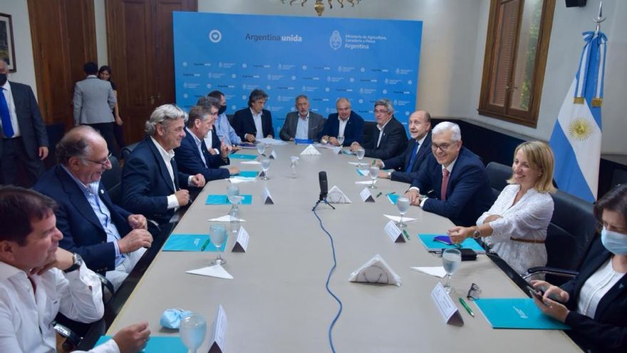 Domínguez libera más exportaciones de carne vacuna, pero mantiene el control sobre cortes populares