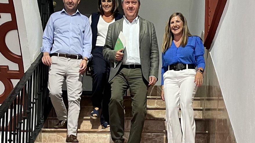 Espadas crea una dirección coral y cinco portavocías en el Parlamento para reflotar al PSOE andaluz en la oposición