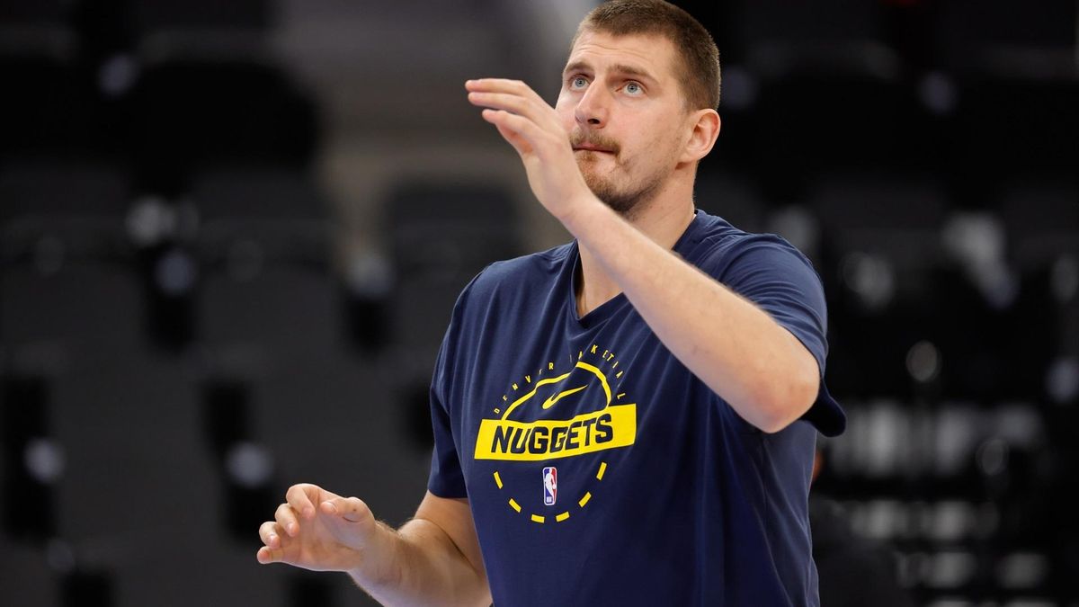 Saltan todas las alarmas en los Denver Nuggets: Nikola Jokic, el mejor jugador de la NBA, se lesiona la rodilla