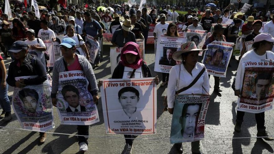 Ayotzinapa inicia un homenaje a los desaparecidos a 43 días del quinto aniversario