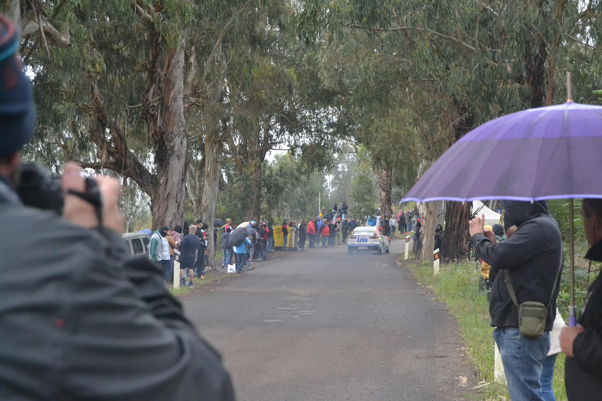 La salida del Rally Islas Canarias en el primer tramo del viernes 11, de Moya a Fontanales. (Iván Alejandro).