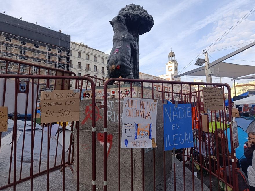Estatua del Oso y el Madroño, vallada este jueves por la mañana